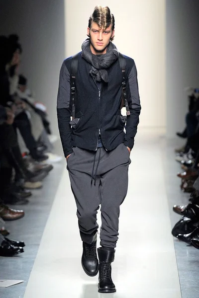 Look 7